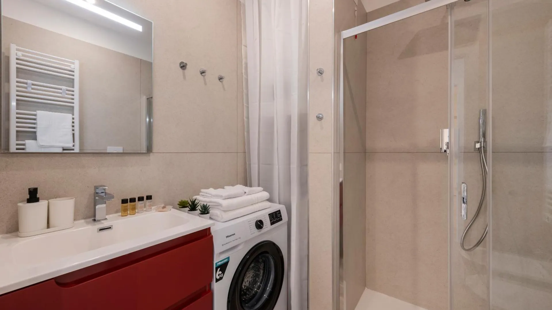 Caracciolo, 28 - Ampio Per 5, Posizione Perfetta Appartement Milaan