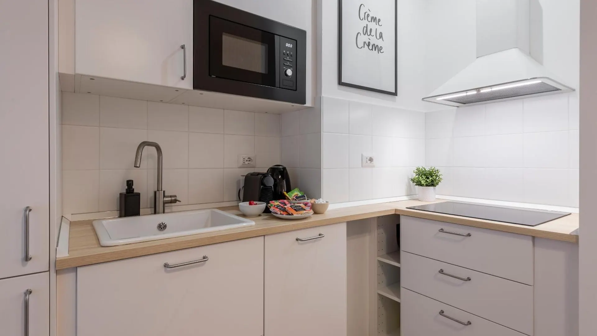Caracciolo, 28 - Ampio Per 5, Posizione Perfetta Appartement Milaan