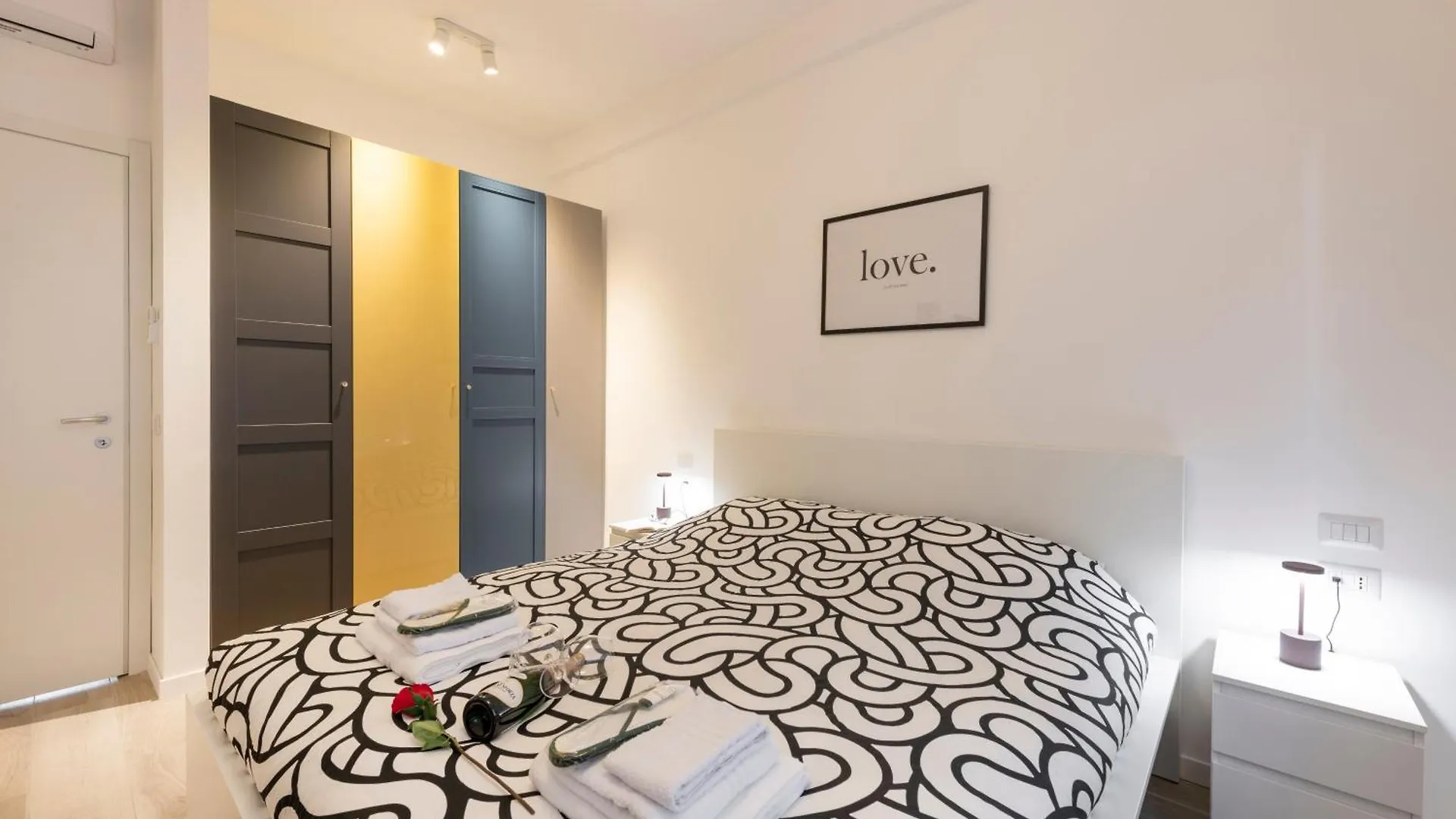 Caracciolo, 28 - Ampio Per 5, Posizione Perfetta Appartement Milaan Italië
